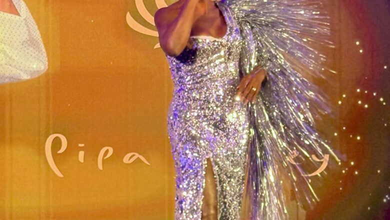 Pipa Brasey emociona público europeu com show especial em homenagem à grandes nomes da Bossa Nova