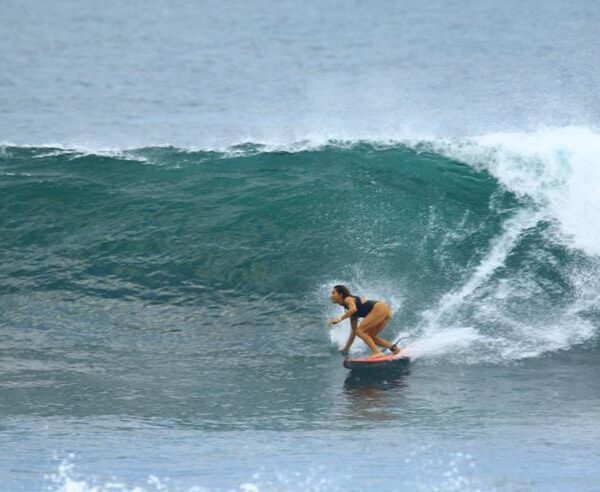 Tayane Dalazen inicia treinos com preparador de Gabriel Medina, e afirma: “É possível unir alta performance na carreira e no esporte”