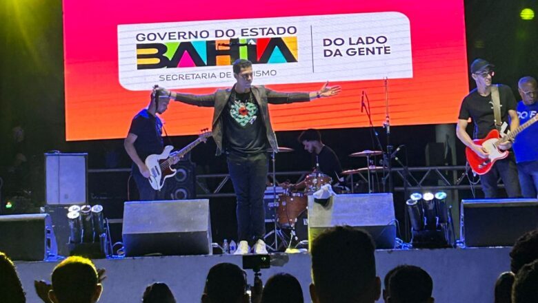 Em Guajeru (BA), Eric Carvalho, celebra ao Senhor e emociona público na Marcha para Jesus