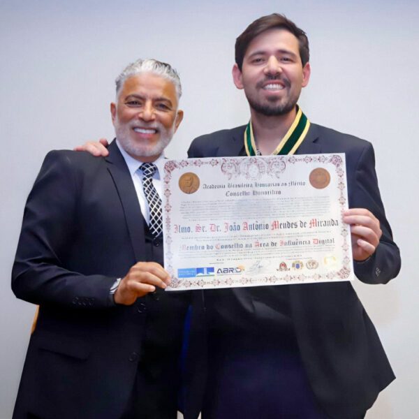 De Comendador da Ordem JK a Membro da Academia Brasileira de Honraria ao Mérito: João Mendes acumula mais um título de prestígio em noite conduzida pelo Comendador Regino Barros