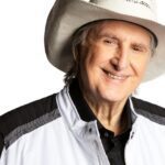 Sergio Reis comemora 67 anos de carreira no Teatro Bradesco