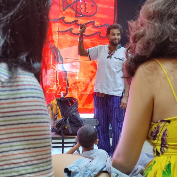 Entre o corpo e a voz