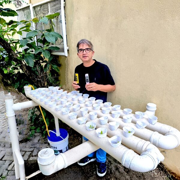 Professor Romério Cossi: Hidroponia e Sustentabilidade Transformando a Educação em Cariacica