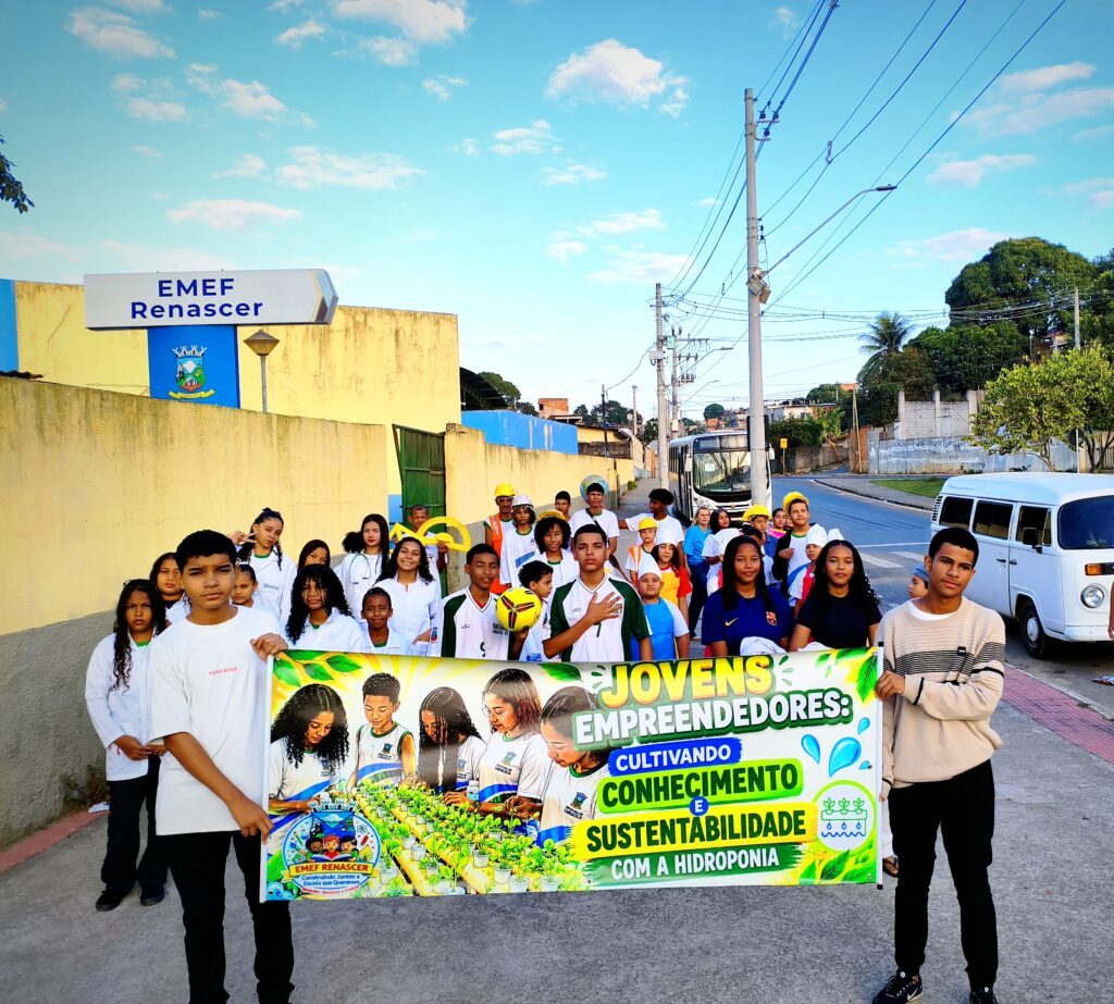 EMEF Renascer encanta público no Desfile Cívico de Cariacica