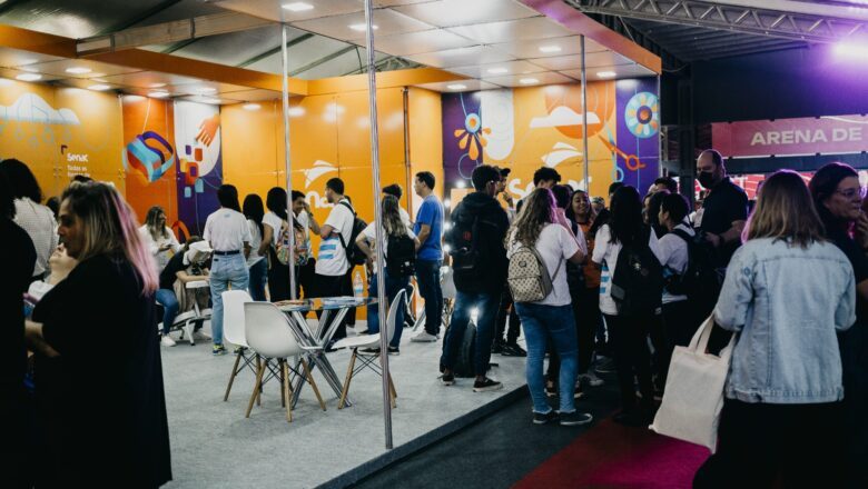 Fevest Inspire: Senac RJ marca presença com palestras, workshops, espaços de moda digital e exposição de criação de objetos em 3D
