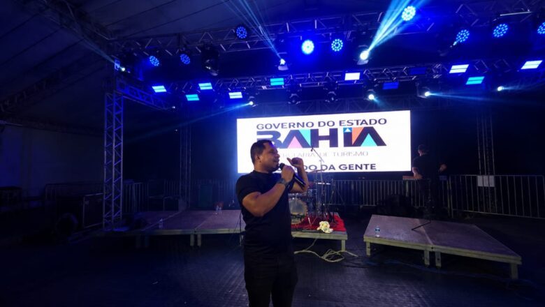 Alex Kim emociona o público durante o 27º Dia do Evangélico em Itarantim