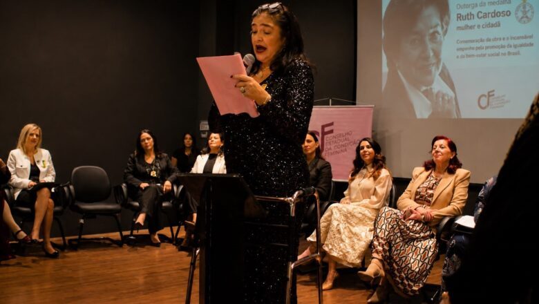 Juliana Puccini transforma compromisso em legado e recebe a Medalha Ruth Cardoso