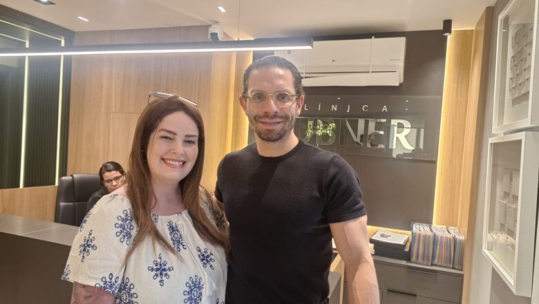 A atriz Naty Meg faz tratamento estético em Clinica renomada