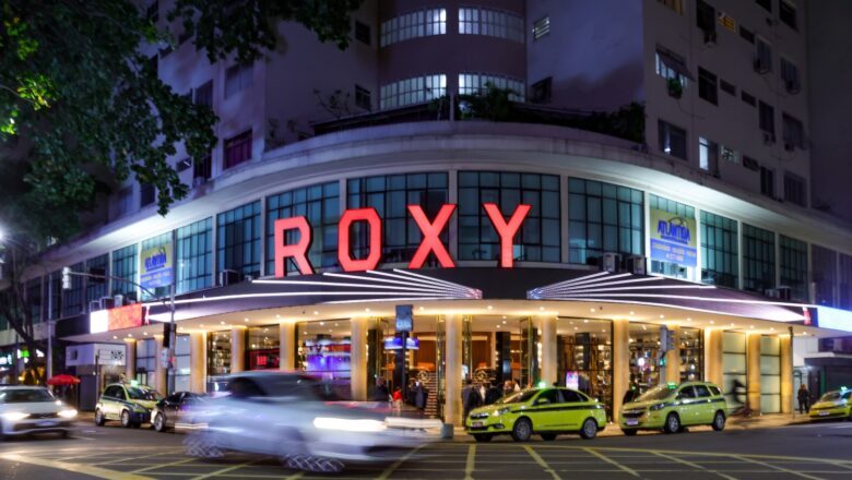 Férias aquecem o turismo e fortalecem o Roxy Dinner Show como um dos principais produtos turísticos do Rio para receber visitantes de todo o Brasil e do exterior