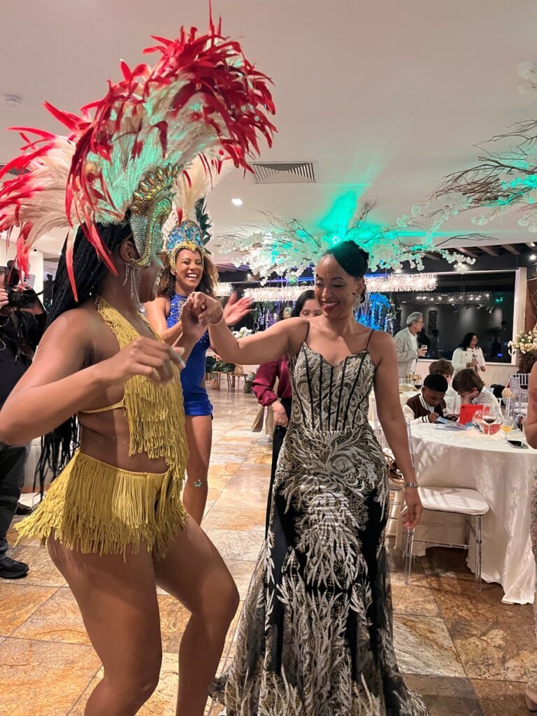 Jennifer Curcio celebra aniversário com noite dedicada ao turismo e à cultura da Costa do Marfim