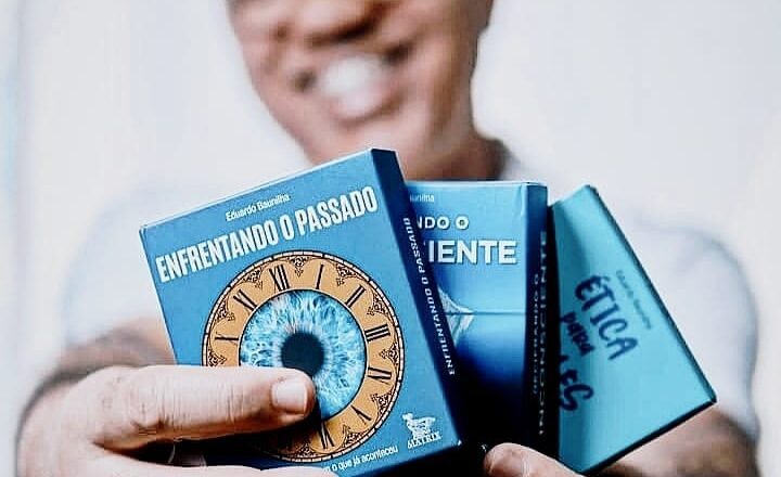 Eduardo Baunilha e a psicanálise em formato de caixinha: perguntas que curam o passado e libertam o futuro