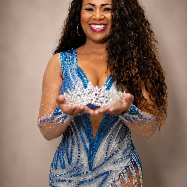 Priscyla Vidal segue como Rainha do GRES Tradição para o Carnaval 2027