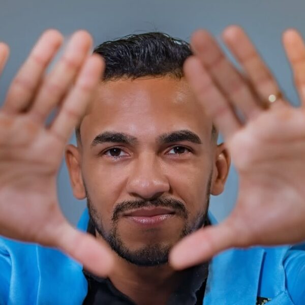 Rafael Santana: cantor e compositor baiano ganha destaque no cenário gospel
