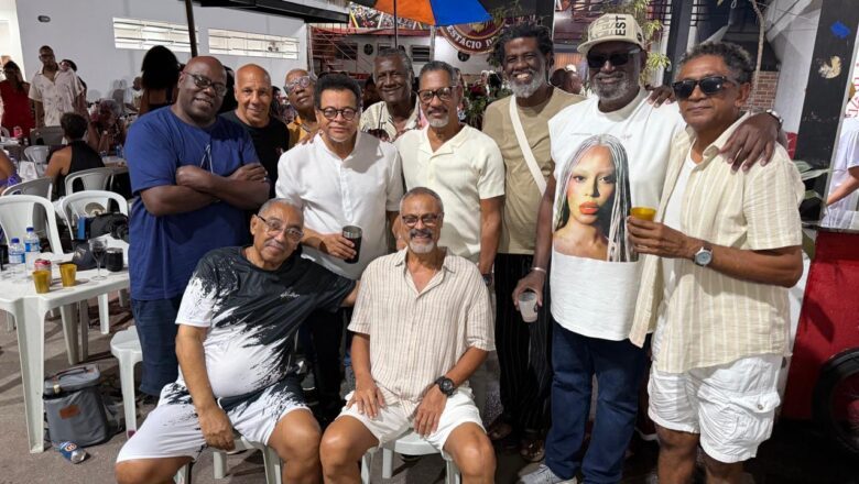Quando a amizade é verdadeira, o tempo não apaga ele fortalece mais uma edição da resenha dos amigos da Black Music