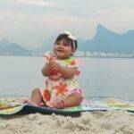 Bebê Aurora nasce em casa após parto inesperado e surpreende os próprios pais