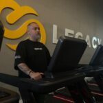 Depois dos 40, musculação deixa de ser apenas estética e passa a integrar cuidados com a saúde