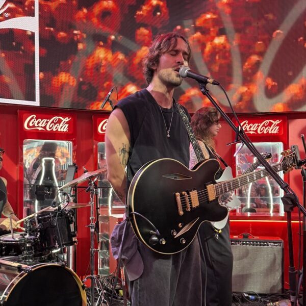 Matheus Torres estreia no Rock in Rio com show no Coke Studio