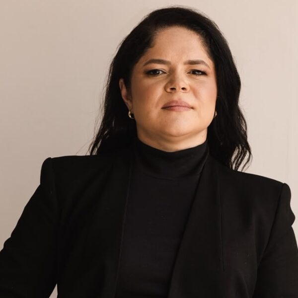 Com mais de 17 anos no mercado financeiro, a especialista financeira Creciane Rodrigues, transforma experiência em propósito de ampliar oportunidades