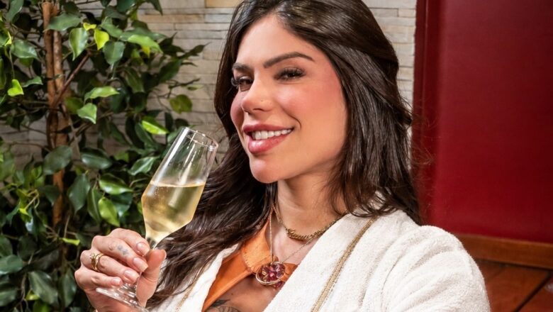 Anny Alves é a nova apresentadora do 
“Papo na Banheira”, do Papo com Pijama