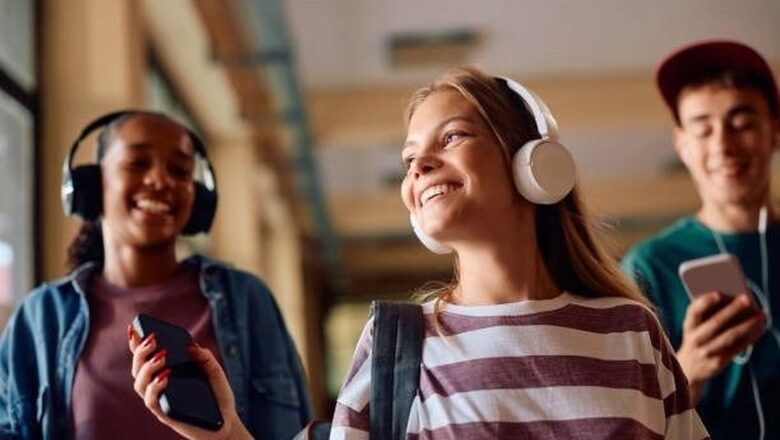 A geração do fone de ouvido: o que acontece com o cérebro quando passamos o dia inteiro conectados ao som?