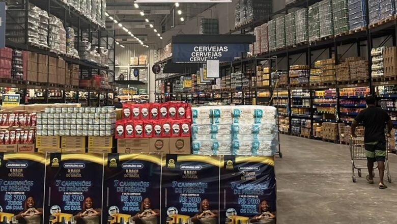 DOM Atacadista comemora sete anos com campanha em parceria com Jojo Todynho