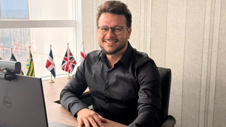 Almir Azevedo Junior é reconhecido após alcançar R$ 5 milhões em faturamento no mercado financeiro