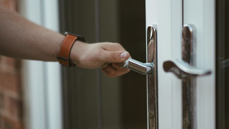 7 sinais de que está na hora de trocar a fechadura da sua casa