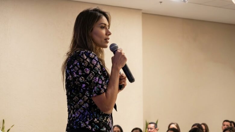 Sophia Martins destaca crescimento do mercado imobiliário nordestino em seminário para mulheres em Fortaleza