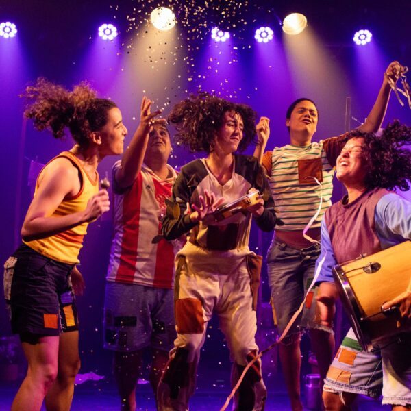 Diversão para toda família, espetáculo “Quintal” volta aos palcos no Teatro Ziembinski, na Tijuca