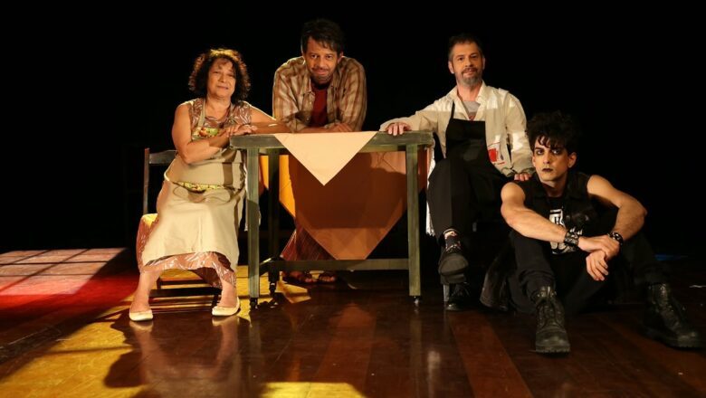 Sucesso em sua temporada de estreia, “Café, Almoço, Jantar” chega à Casa de Cultura Laura Alvim