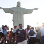 Stephen A. Smith transforma passagem pelo Brasil em imersão histórica entre a NFL e a cultura brasileira