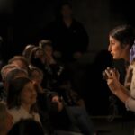 Com sessões esgotadas desde a estreia, “Pra Quem Não me Conhece” prorroga temporada na Casa de Cultura Laura Alvim