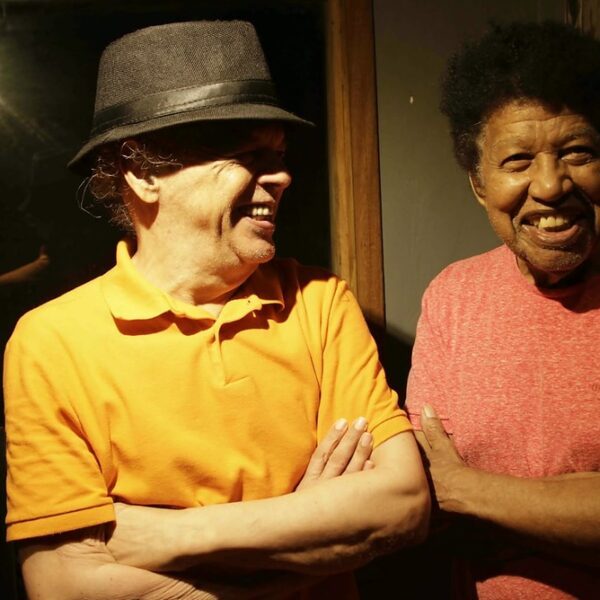 Gigantes da MPB, Robertinho Silva e Nivaldo Ornelas fazem show de lançamento do álbum “Aos Povos da Floresta” na Lapa