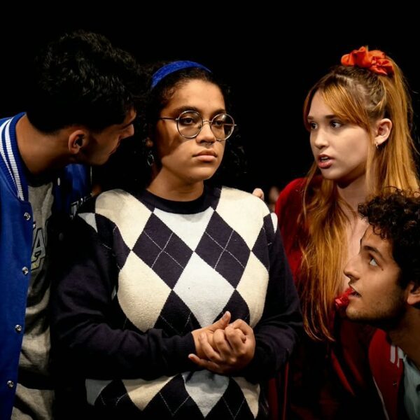 Sucesso da Broadway, “Heathers – O Musical” estreia no Teatro Nathalia Timberg, na Barra da Tijuca