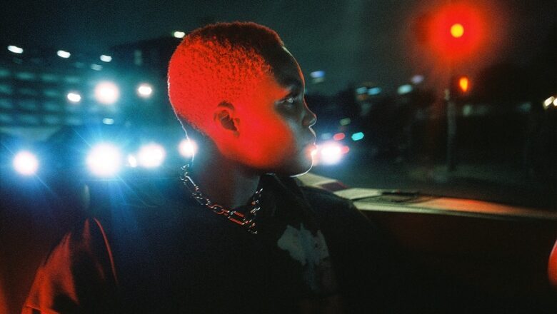 Arlo Parks lança a edição deluxe de ‘Ambiguous Desire’