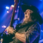 Fábio Rizental celebra o legado de Milton Nascimento, Djavan e Luiz Melodia em seu novo show, “Três Rosas Negras”