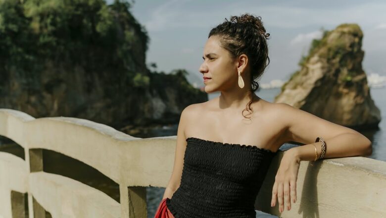 Naiara Martins celebra os sons do Brasil em seu novo show, no Acaso Cultural, em Botafogo