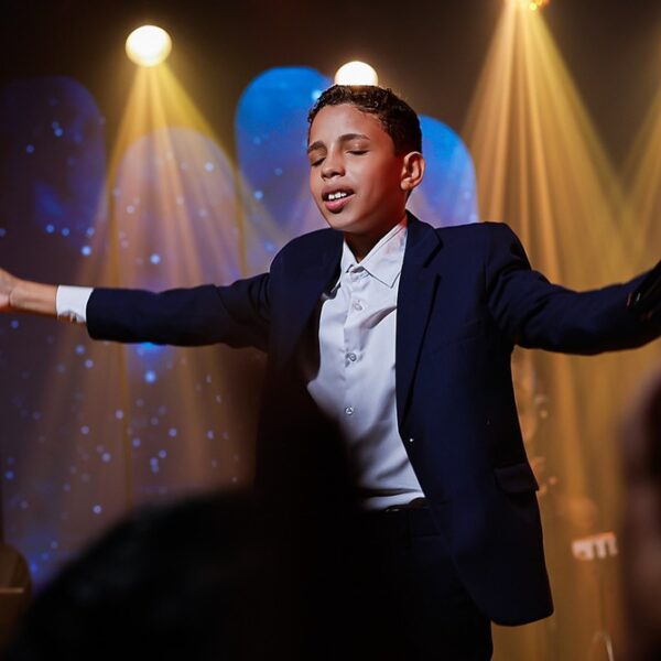 Davi Francisco transforma sonho de infância em lançamento pela Todah Experience