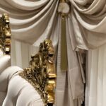 Rejane Pauletti destaca o impacto das cortinas sob medida na sofisticação e funcionalidade de ambientes luxuosos