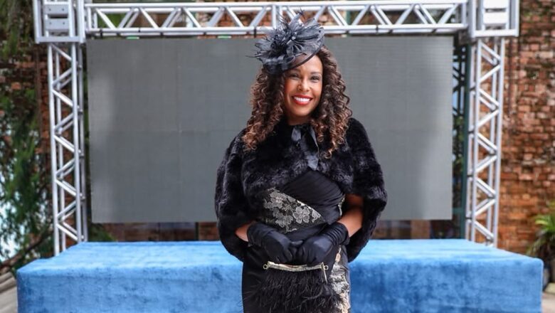 Sol Vega, Cacau Júnior e Monique Rizzeto voltam no tempo e brilham em festa temática no Rio