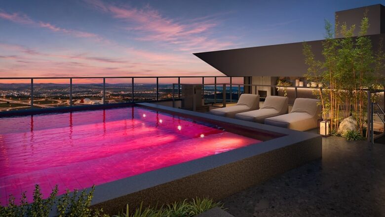 Piscinas coloridas transformam áreas de lazer em experiências de arquitetura em Goiânia