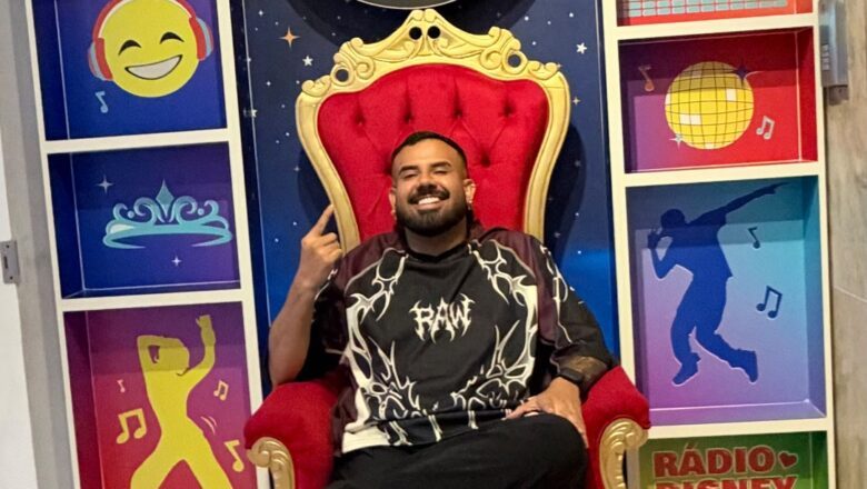 Vinni movimenta os bastidores da carreira e prepara novidades do projeto “Pagode Pra Pagodeiro”