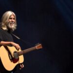 Oswaldo Montenegro: aos 70 anos, ele dança conforme as suas próprias músicas