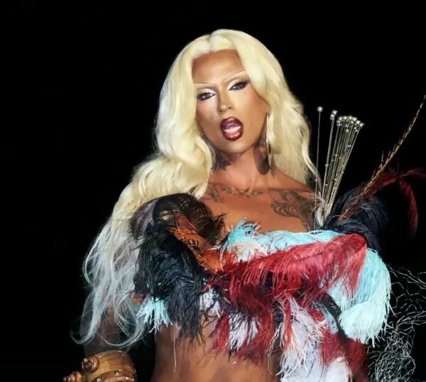Lia Clark e artistas periféricos integram Parada LGBT no Capão Redondo