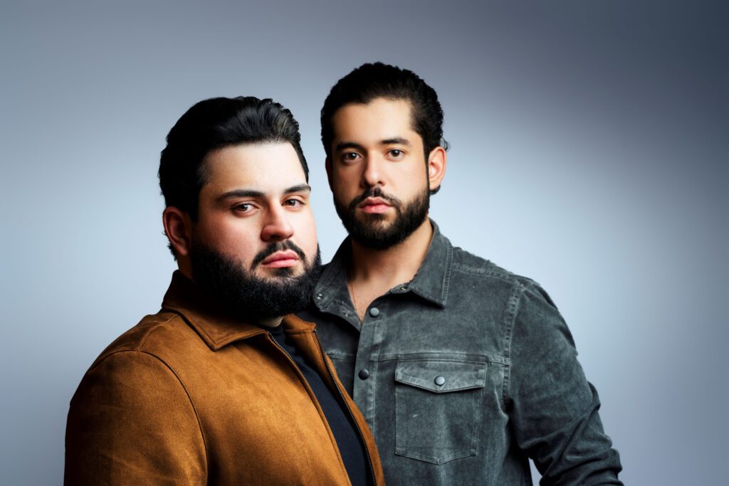 Dois cantores, dezenas de histórias: Dom Vitor & Vinícius celebram o Dia do Compositor falando sobre as canções que ajudaram a construir suas trajetórias